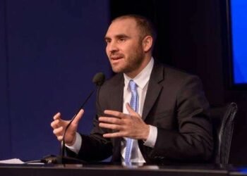 La deuda argentina sigue creciendo y ya supera al PBI de un año entero