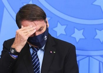 La popularidad de Bolsonaro cayó a su nivel más bajo, tras la segunda ola de coronavirus
