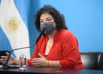 “Bajen la tensión y la obsesión que tienen con Pfizer”, reclamó Vizzotti