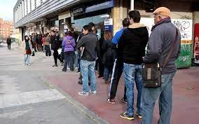 El índice de desocupación bajó al 10,2% al término del primer trimestre