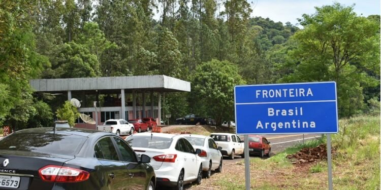 El Gobierno anunció la apertura “gradual y cuidada” de las fronteras