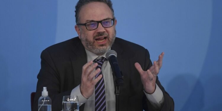 Kulfas: “Cuidar los pocos dólares de nuestra economía es un acto de responsabilidad social”