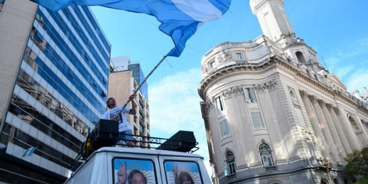 El FdT celebra el Día de la Militancia con un acto masivo en Plaza de Mayo