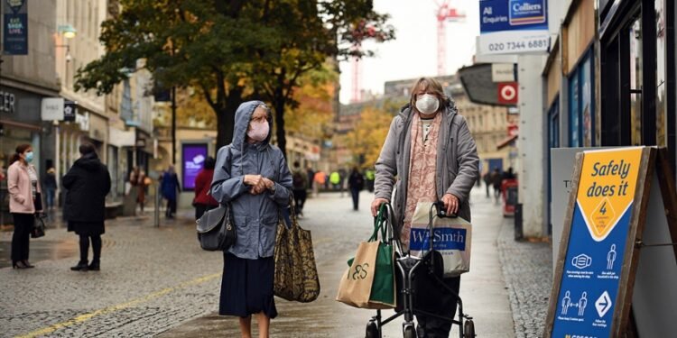 Se agravó el brote de coronavirus en Europa y varios países anunciaron cifras récord