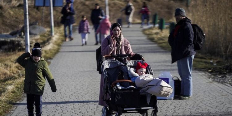 Hay unos cien argentinos en Ucrania y la embajada les recomienda quedarse en sus casas