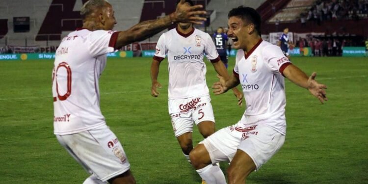 Huracán le ganó a Vélez con dos goles en dos minutos