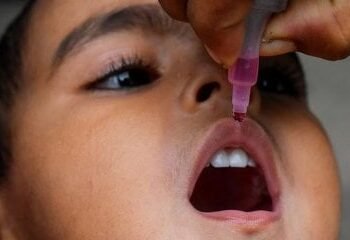 La “polio”, un mal recuerdo que podría volver