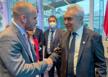 Guzmán aseguró que “el desarrollo del sector energético es una prioridad”