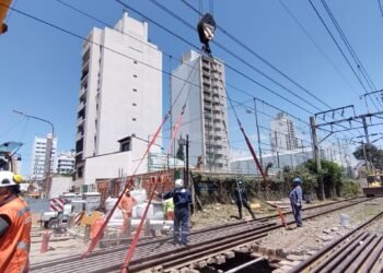 EDESUR TRABAJÓ CON EL MUNICIPIO DE LOMAS DE ZAMORA PARA EL AVANCE DE LA OBRA EN EL PASO BAJO NIVEL RINCÓN-VIEYTES