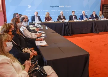 Con la presencia de empresarios y sindicalistas, el Consejo Económico y Social presentará una agenda productiva federal