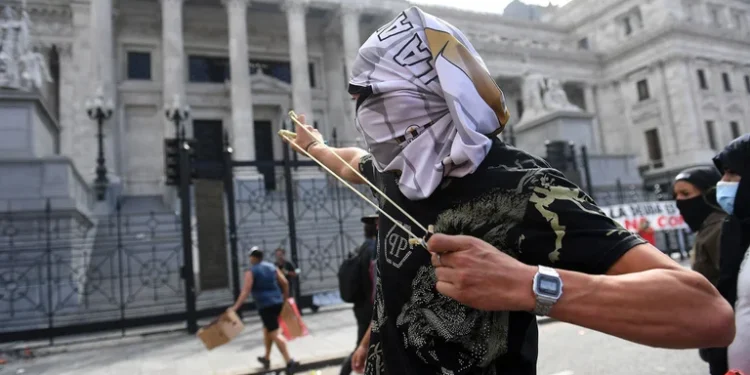 El Senado desmintió al CABA y aseguró que nunca solicitó que no haya vallas de seguridad en el Congreso