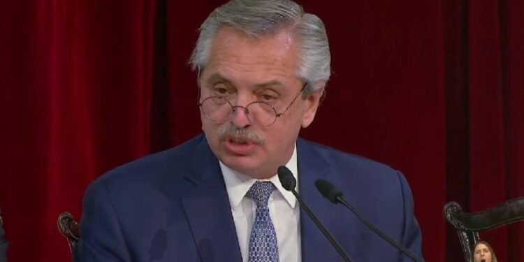 “Argentina siempre rechazará el uso de la fuerza armada”