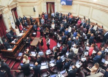 Promulgaron la ley que autoriza al Poder Ejecutivo a firmar el acuerdo con el FMI