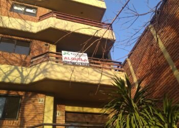 Martilleros bonaerenses a favor de la creación de un impuesto a la vivienda ociosa