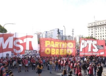 La izquierda marcha a Plaza Congreso y la CCC realiza una jornada de lucha contra el FMI
