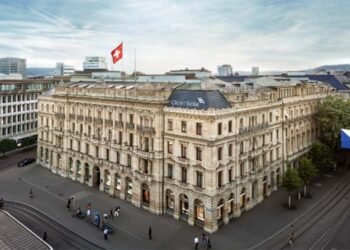 El Credit Suisse comienza con la retirada de sus negocios en Rusia