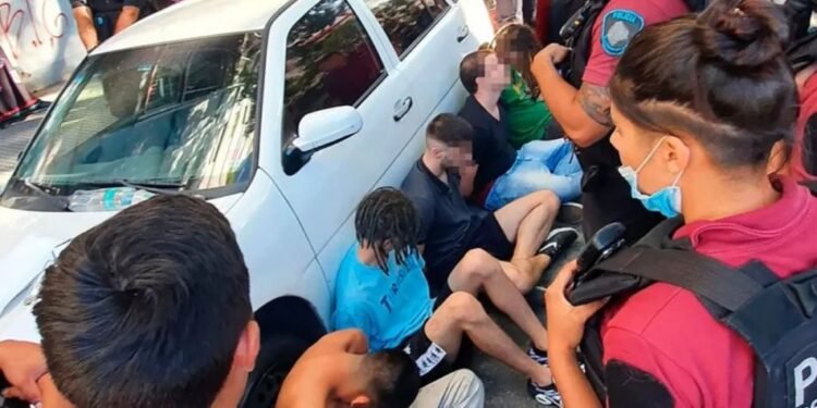 Indagan a los seis acusados de abusar sexualmente a una joven en Palermo