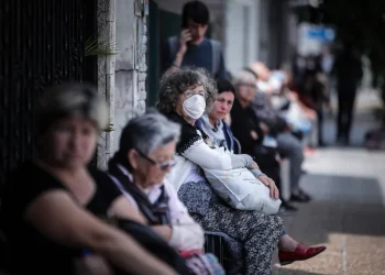 Jubilaciones y pensiones: por el paro bancario adelantaron para hoy los pagos de Anses previstos para mañana