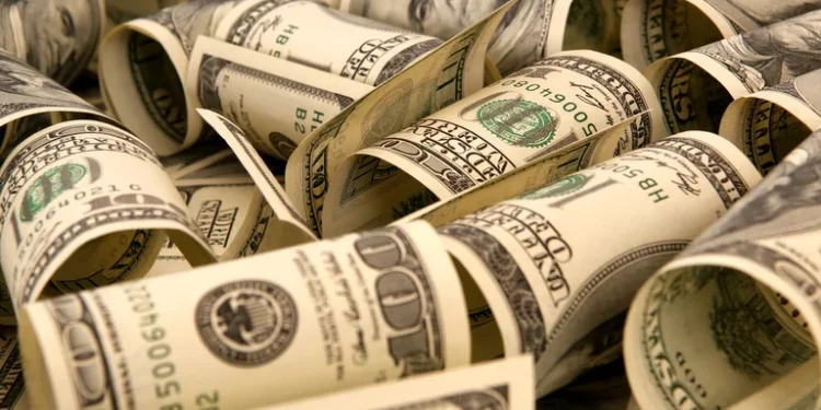 El dólar libre todavía pierde un 3% en el año, pero la suba de los últimos días golpeó a los que invirtieron en pesos