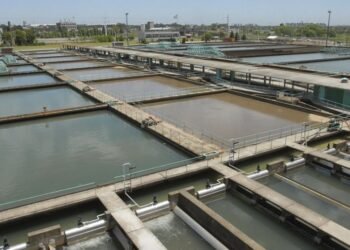 Debaten en una audiencia pública el aumento de tarifas propuesto por AySA