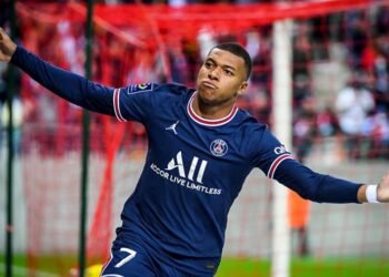 Mbappé anunciará este domingo si continúa en el PSG