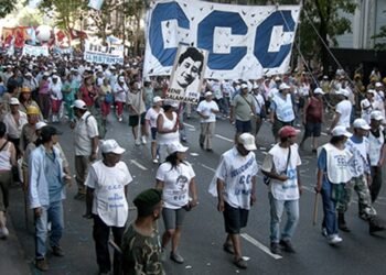 La CCC y la CTA Autónoma marchan desde la 9 de Julio hacia el Cabildo