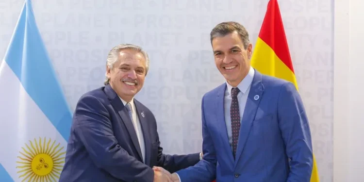 Con la interna del Gobierno en su punto más álgido, Alberto Fernández inicia una gira por España y Alemania