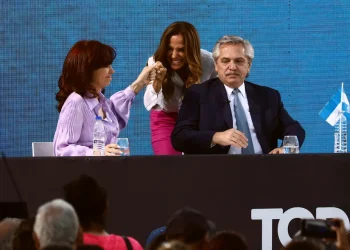 Victoria Tolosa Paz: “Tiene que haber pronto una charla entre Alberto Fernández y Cristina Kirchner, que tomen un té”