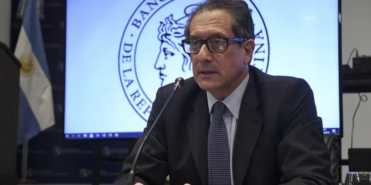 Las importaciones llegaron a un récord histórico en mayo pero igualmente se agravó la falta de dólares para las empresas