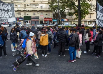 Otro jueves de marchas y caos de tránsito en CABA: la policía intentará evitar que manifestantes instalen carpas