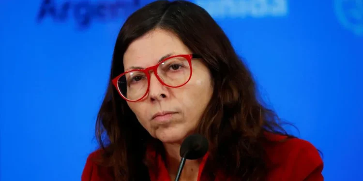 Silvina Batakis: “La cadena de precios se construye con el dólar oficial”