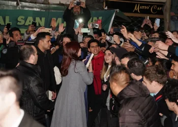 Carrio presentó un amparo para que se le garantice la seguridad a los vecinos de Cristina Kirchner en Recoleta