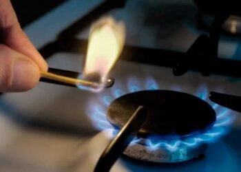 Cerruti destacó la decisión de garantizar el gas en los hogares a costa de reserva