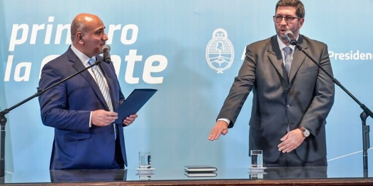 Manzur tomó juramento a Juan Manuel Olmos como nuevo vicejefe de Gabinete