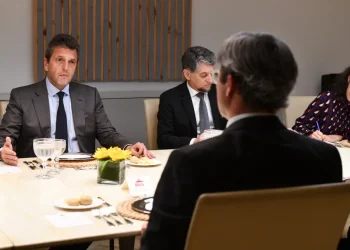 Ante el G7, Massa dijo que la Argentina perdió unos USD 20.000 millones por la guerra, pero aseguró que hará todo lo posible para cumplir con el FMI