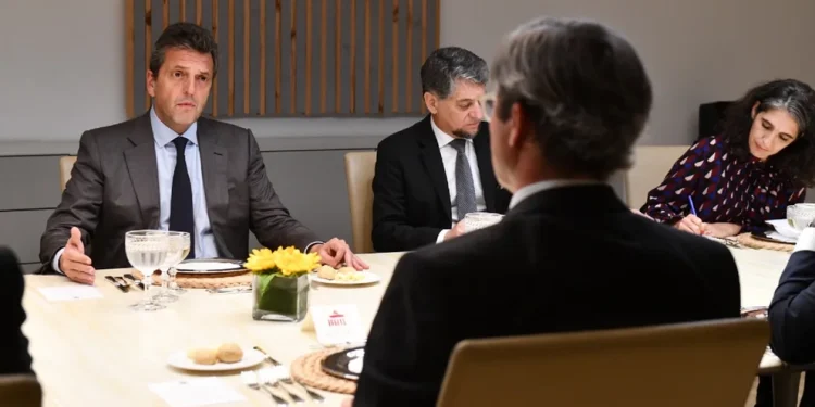 Ante el G7, Massa dijo que la Argentina perdió unos USD 20.000 millones por la guerra, pero aseguró que hará todo lo posible para cumplir con el FMI