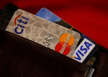 AFIP controla los gastos con tarjeta: cuáles son los montos a partir de los cuales el banco tiene que informar los consumos