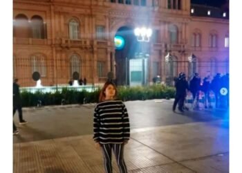 “Amor de mi vida”: así tenía Brenda Uliarte agendada a la amiga que terminó detenida por el ataque a Cristina Kirchner