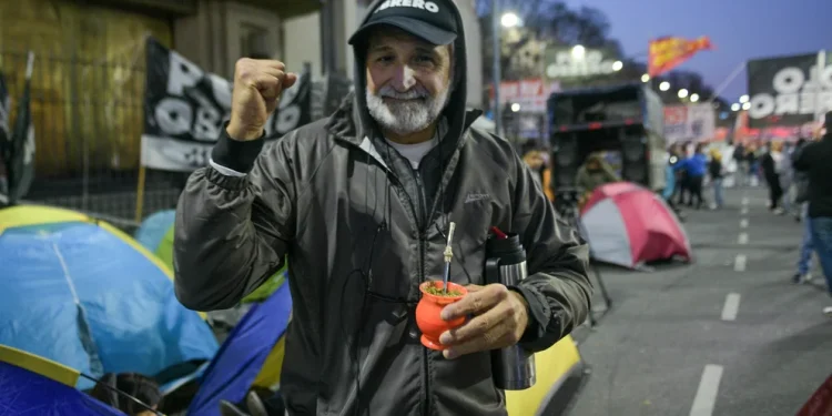 Después del debut de Argentina, grupos piqueteros marchan por el centro porteño y ya hay caos de tránsito