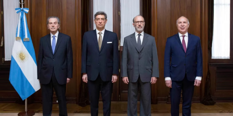 La estrategia a largo plazo del Gobierno para avanzar contra los jueces de la Corte