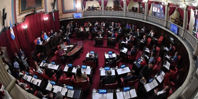 Denuncian a los jueces que anularon el caso del puntero que vaciaba las cuentas de empleados de la Legislatura