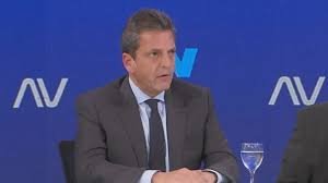 el Gobierno libera importaciones para bajar la tensión con los empresarios