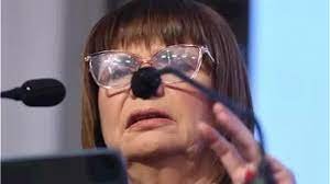 Campaña “humanista” y con el voto femenino en el centro