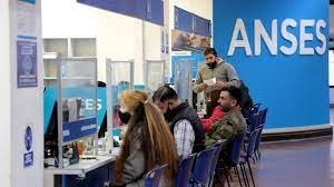 El Gobierno oficializó un bono de $20.000 para desempleados: cuándo cobran