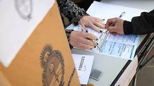 Alerta por una nueva estafa sobre las elecciones: qué hacer si te llega un mail para ser presidente de mesa