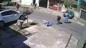 asesinan a golpes en la cabeza a un hombre en medio de una pelea vecinal