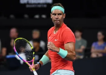 Nadal volvió a jugar al tenis con una victoria en Brisbane