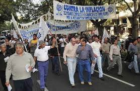 La alta inflación reactivó la discusión por los salarios y los gremios reabren las negociaciones paritarias