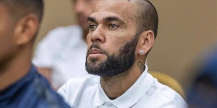 Dani Alves pagó la fianza de un millón de euros y saldrá de la cárcel