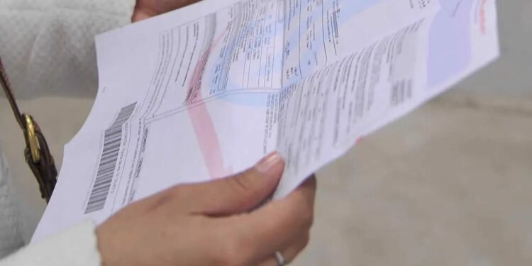 Una familia gasta más de $75 mil para abonar los impuestos